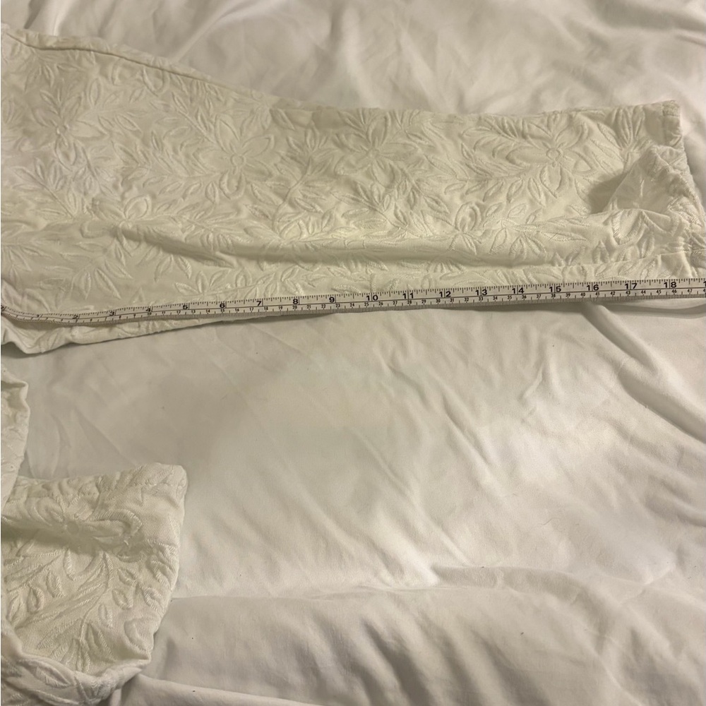 Ralph Lauren Embossed Floral Capris in Light Beige - Picture 7 of 9